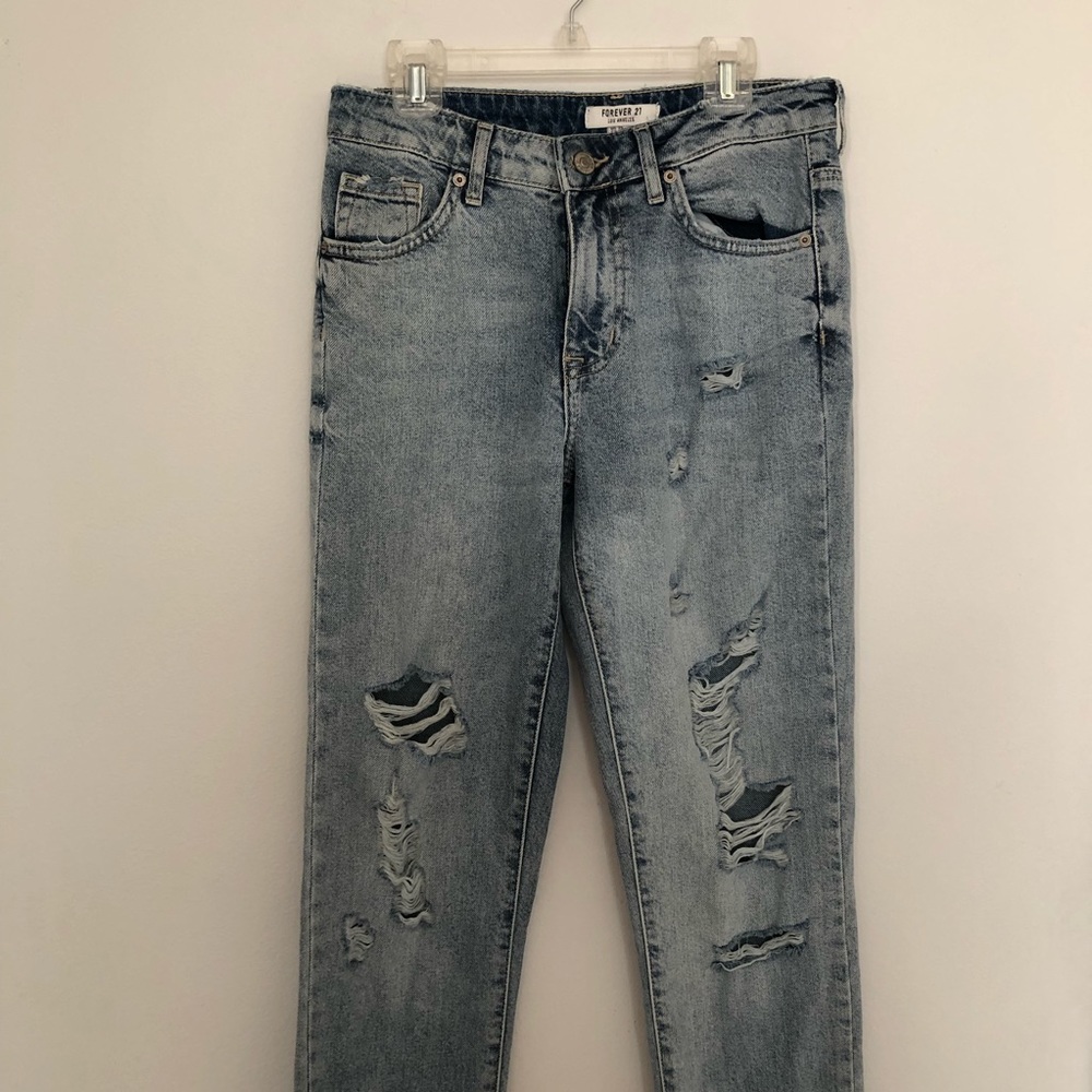 Distressed | Light Wash Straight leg Jeans | 100% Cotton Sz 25